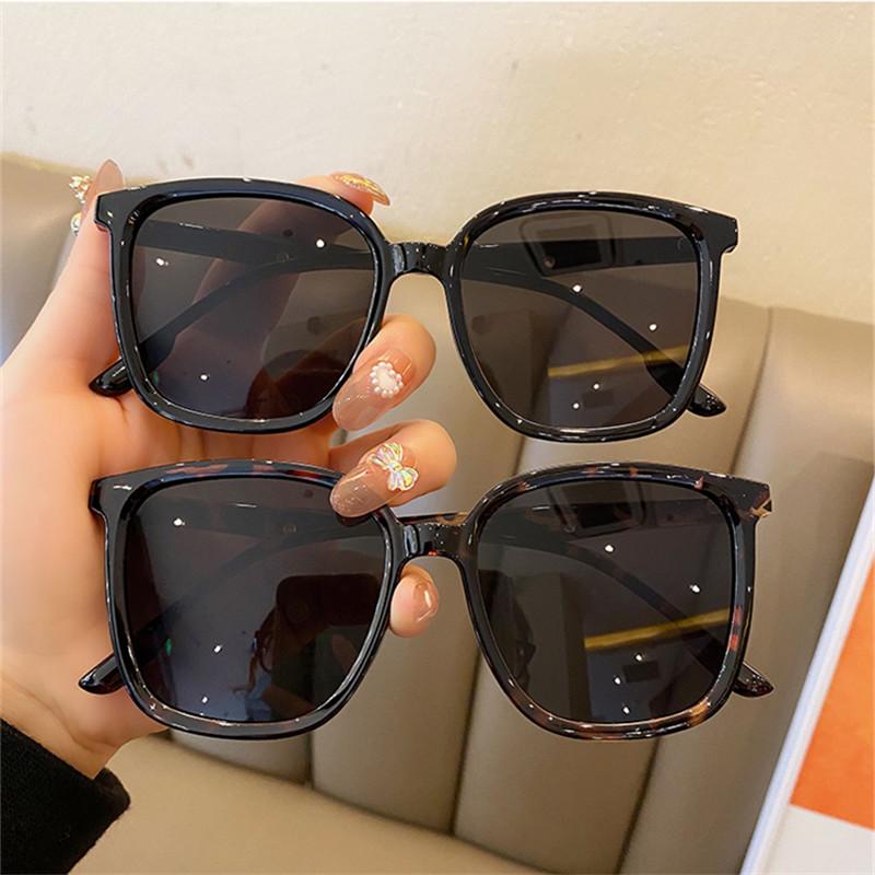 

Sunglasses 2023 Vintage Square Brand Design Women Fashion Nail Decoration Eyewear Men Trending Pilot Sun Glasses Shades UV400
