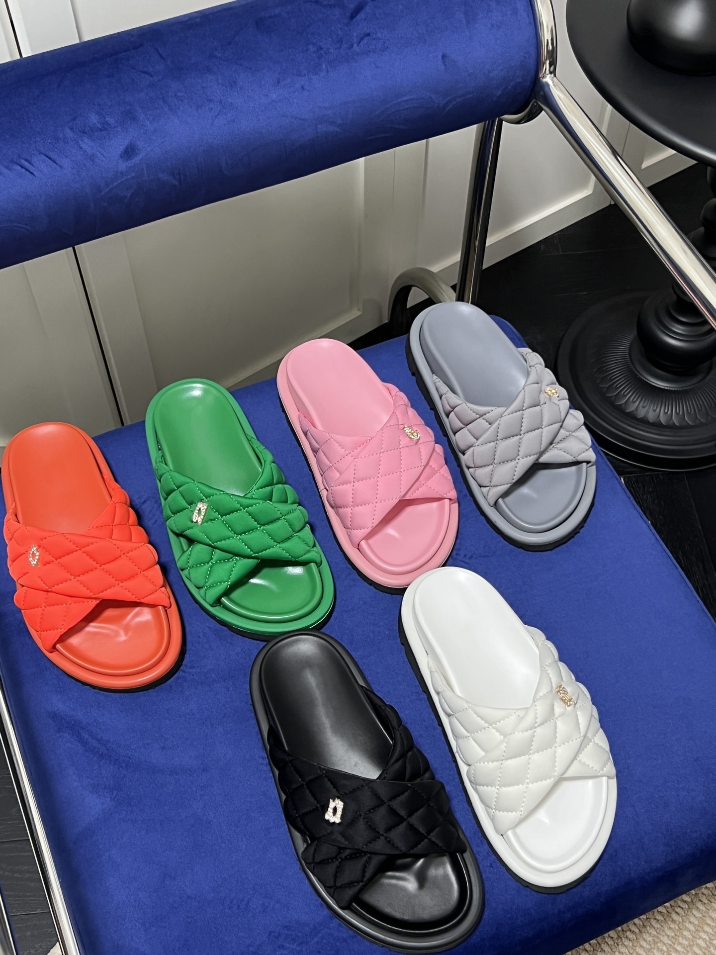 

2023 Designer Sliders Cross straps Slipper Womens Summer famous Sandals plaid quilted bread comfort Beach Slippers Ladies Flip Flops C Thick Sole soft Slides Shoes, Cnl5062