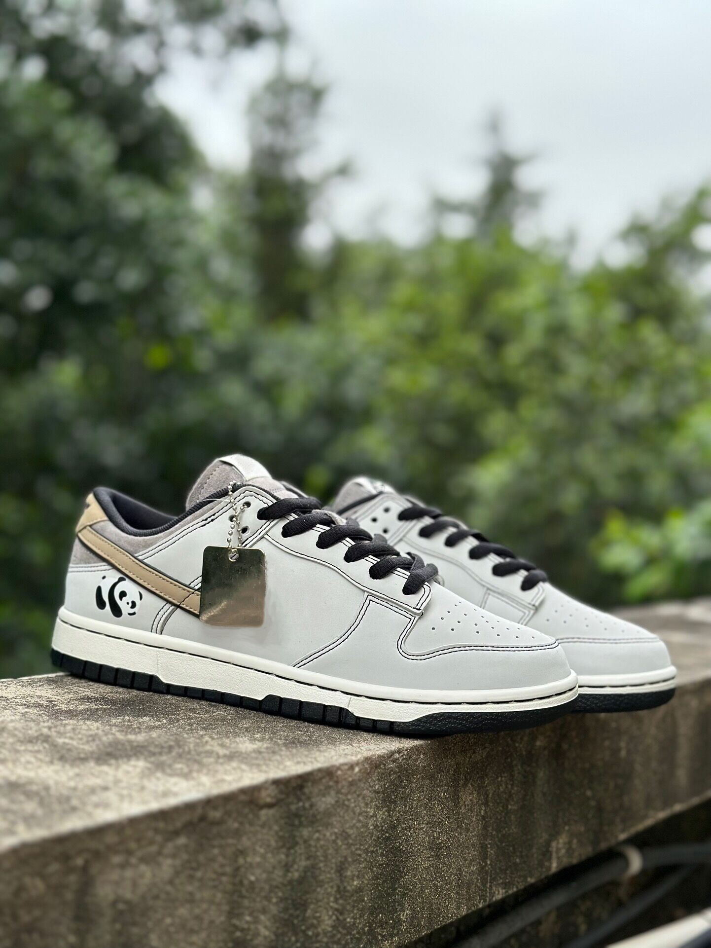 

Wholesale Skateboard Shoes Girls Boys 2023 Latest Duks Panda White Grey Brown Lifestyles Streetwear Sneakers With Box