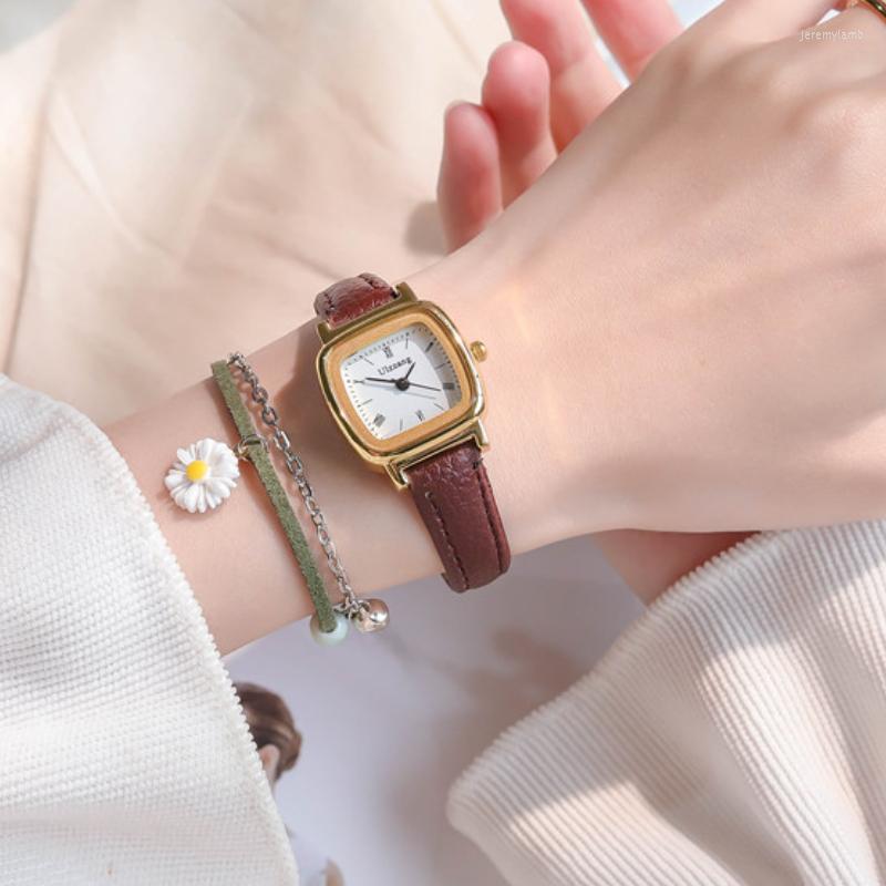 

Wristwatches Retro Square Quartz Stainless Small Dial Casual Wrist Watches Leather Strap Fashionable Clock Waterproof Wristwatch For Women, Black