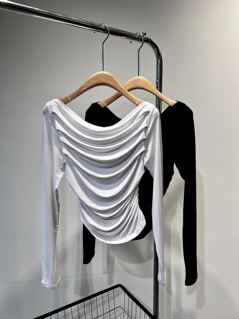 

Women' T Shirts Line Neck Blouse. The Fabric Is Comfortable And Slimming, Multi