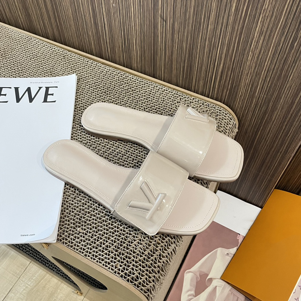 

Luxury designer fashion women sandals slippers flip flops casual beach shoes leather material metal logo high quality assurance with box 35-42, #4