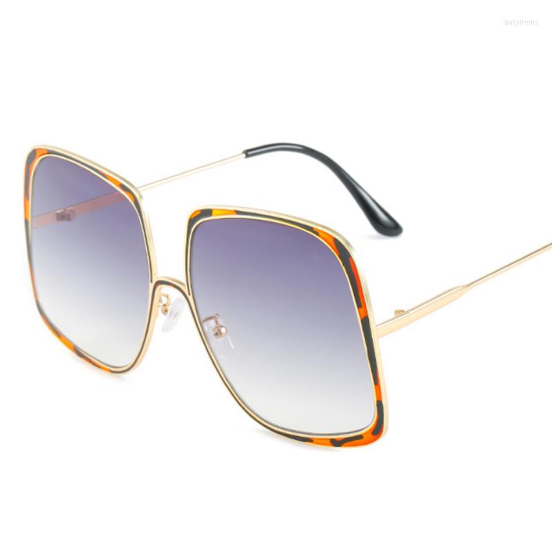 

Sunglasses Luxury Metal Women Men Square Sun Glasses Ladies Shades Gradient Eyewear UV400 Colored Goggles Gold