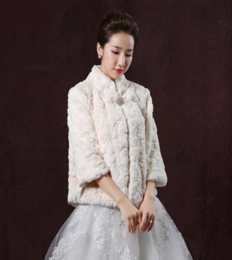 

Champagne Princess Faux Fur Bridal Shrug Jacket Cape Stole Shawl Bolero Coat Crystal For Winter Wedding Bride Bridesmaid Dresses R9098731
