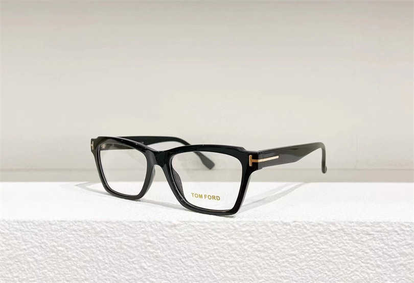 

Men's and Women's Eyeglass Plate Black Full TOM Glasses Frame TF5602
