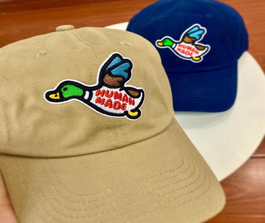 

Real Pics Blue Khaki Baseball Caps 2022ss Classic Embroidered Hats Inside Tag Men Women Summer High Quality Adjustable Hat 3Colors1530424