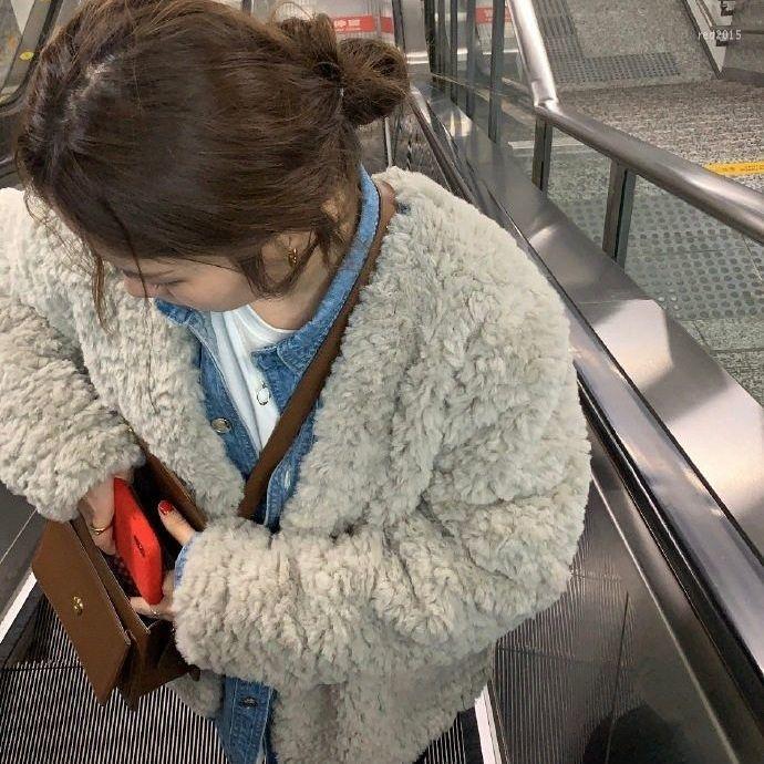 

Women' Jackets 2023 Winter Warm Plush Women Korean Faux Fur Single-breasted Outwear Female Loose Luxury Designer Fleece Coat, Gray