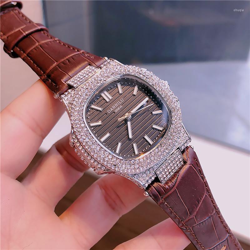 

Wristwatches 2023 Quartz Square Full Diamond Watch Luminous Genuine Leather Business Fashion Men Watches, Black silver