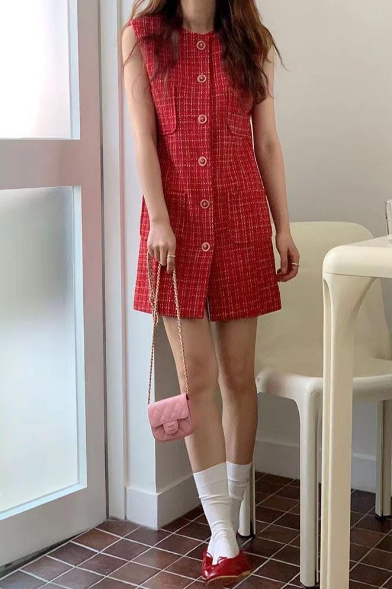 

Casual Dresses Chic Spring Temperament Small Fragrance Wind Round Neck Bump Color Gold Checked Single Breasted Sleeveless Vest Dress Female, Black
