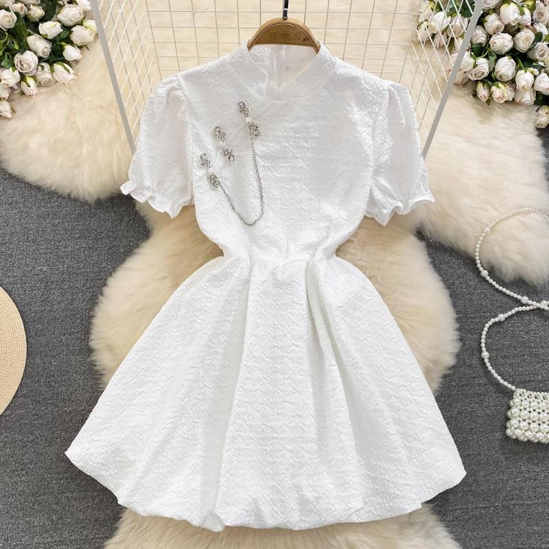 

Party Dresses Summer Vintage Qipao Design Sense Lantern Sleeves Standing Neck Waist Wrapped A-line Fluffy Jacquard Dress, White