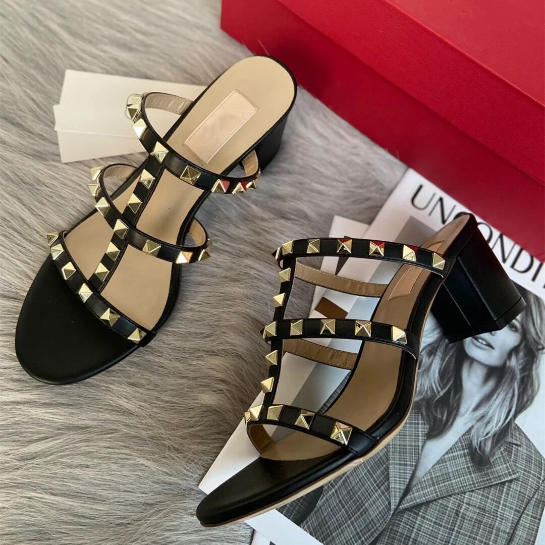 

Designer Brand Sandals Summer High Heels Peep Toe Rivets Slippers Soft Leather 6cm Thick Heel Nude Black Gold Casual Shoes with Dust Bag 35-44, Dark nude matte