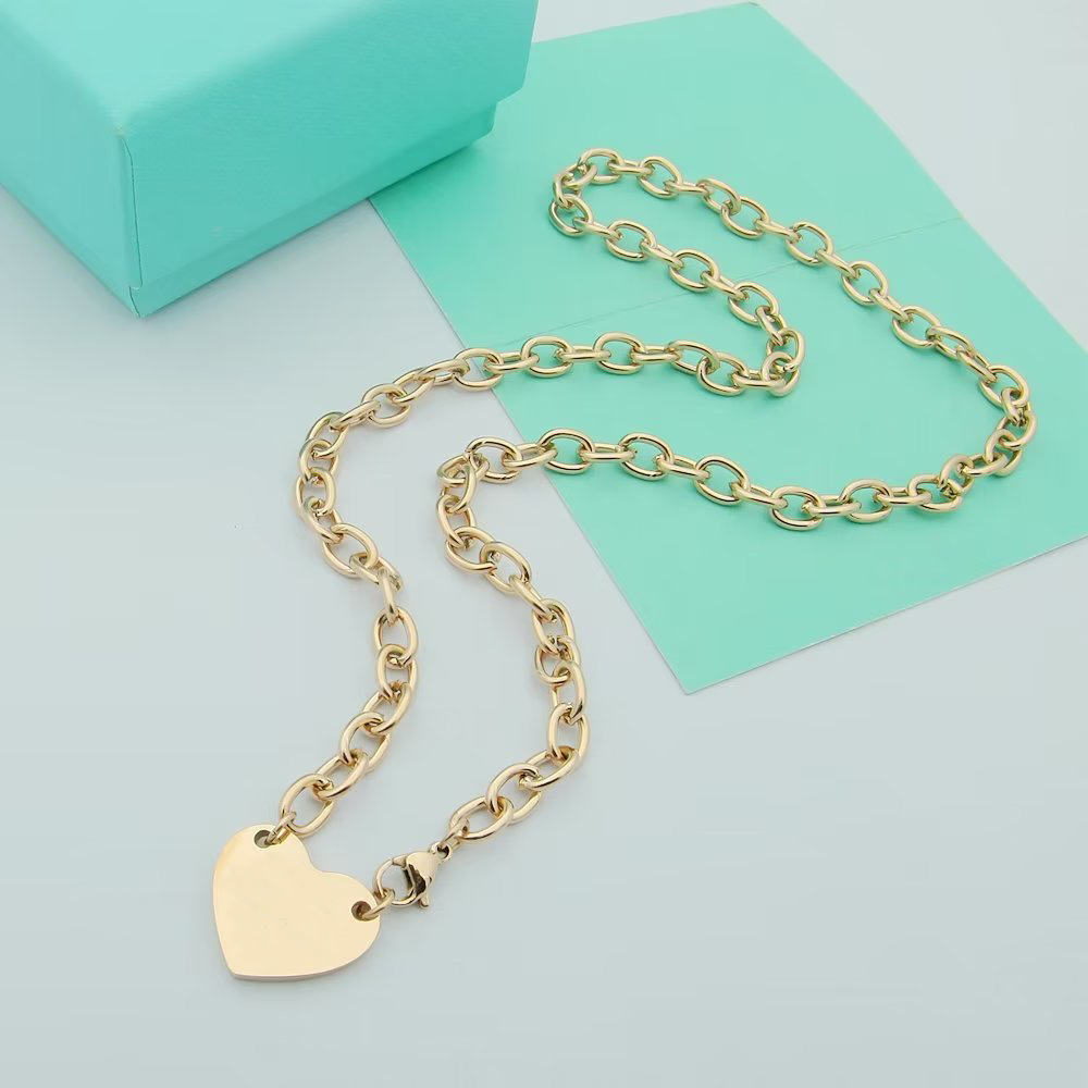 

Classic 925 silver love heart pendant necklace fashionable and versatile rose gold vintage chain ladies stacking mix and match collarbone chain