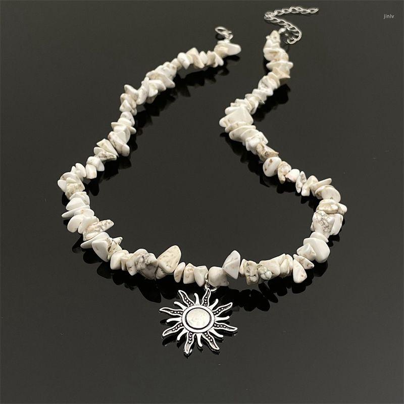 

Chains Retro Old Sunflower Necklace Female Ins Niche Design White Gravel Sweater Chain Tide Brand Advanced Clavicle