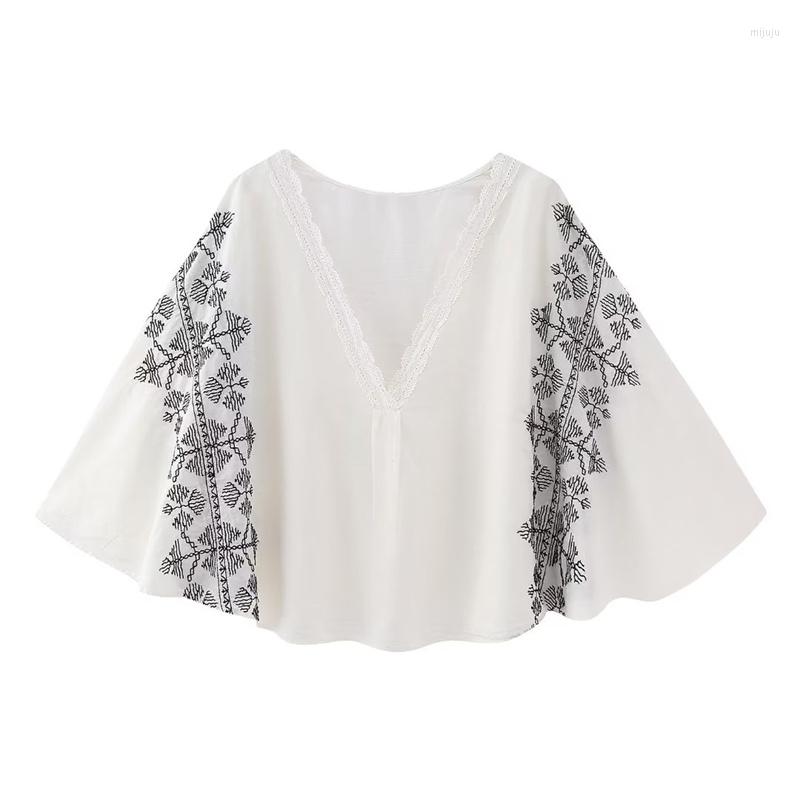 

Women's Blouses Woman Casual White Line Embroidery Short Tops 2023 Summer Female Chic Loose Batwing Sleeve Ladies V Neck Crop Blouse