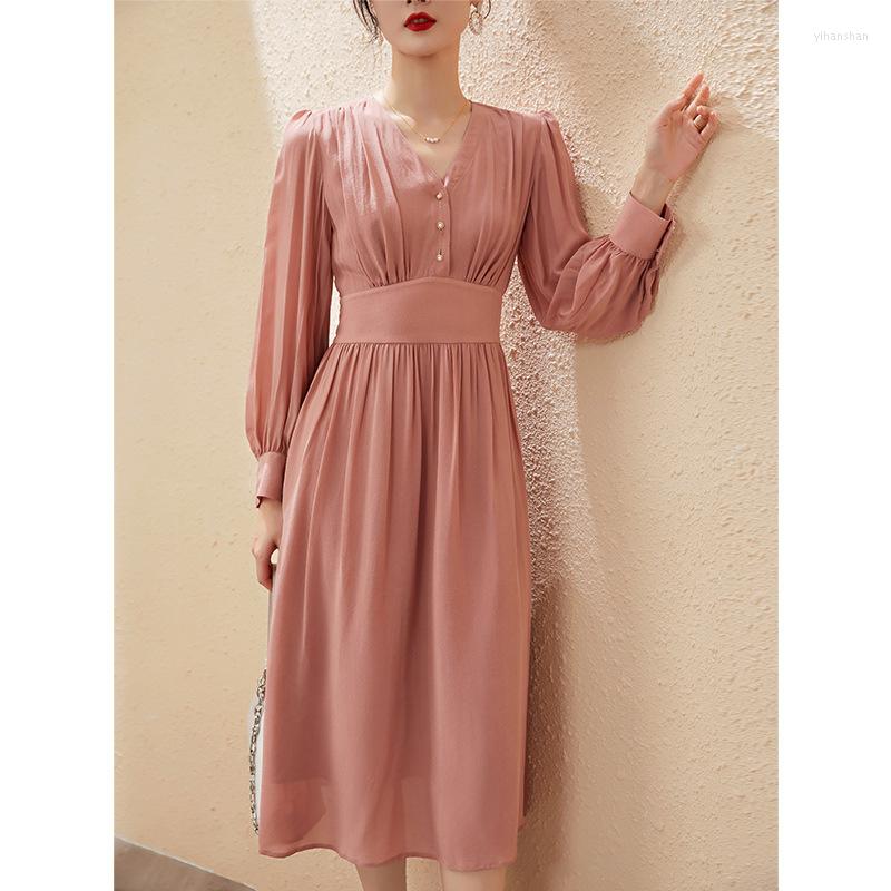

Casual Dresses Cherry Pink Mulberry Silk Dress 2023 Autumn Long Sleeve V-neck Bubble Slim Temperament Looks White