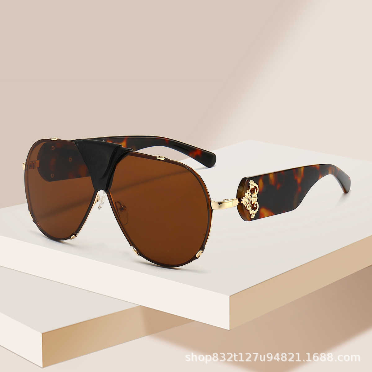 

New Fashion Style Women's Personalized Sunglasses Metal Glasses Trendy