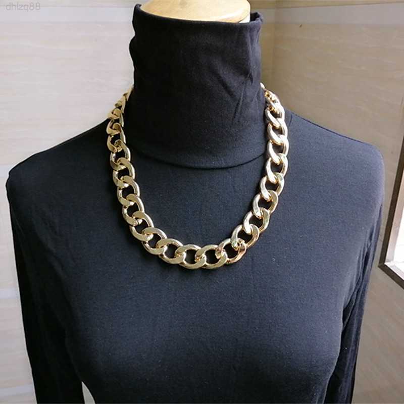 

Exaggerated Fake Gold Thick Chain Hip-hop Necklace Trendy Man Domineering Metal Pendant Personality Prop Chain Does Not Fade
