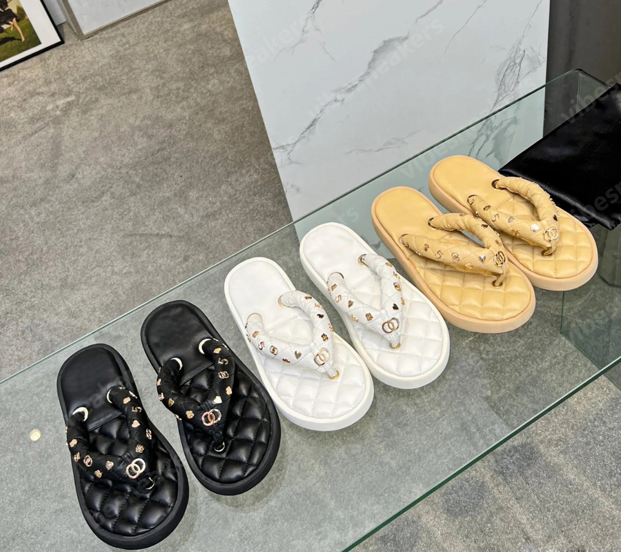 

Designer Women Sandals High Quality Leather flat bottom fashion sandals Womens Slides Crystal Calf leather Casual shoes quilted Platform Summer Beach Slipper