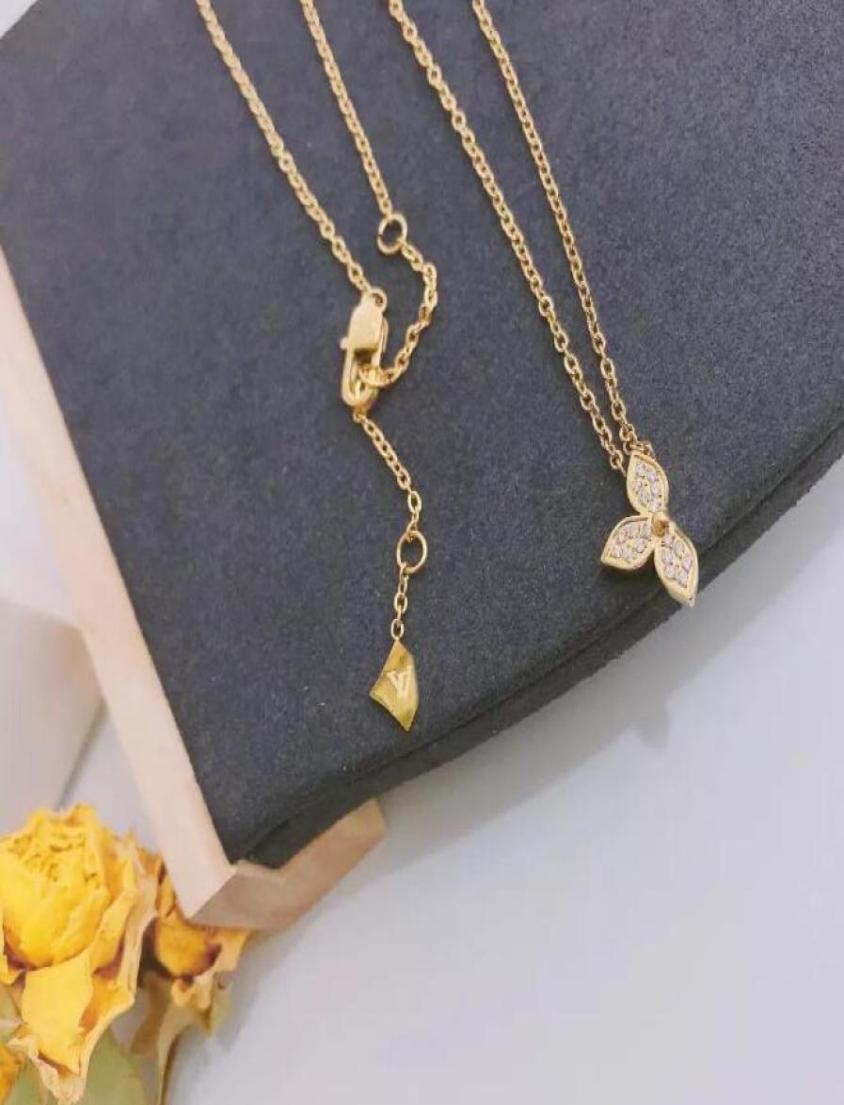 

Classic Fashion Women Luxury Designer Necklace Choker Chain 18K Gold Plated Crystal Stainless Steel Letter Pendants Necklaces Jewe8029668