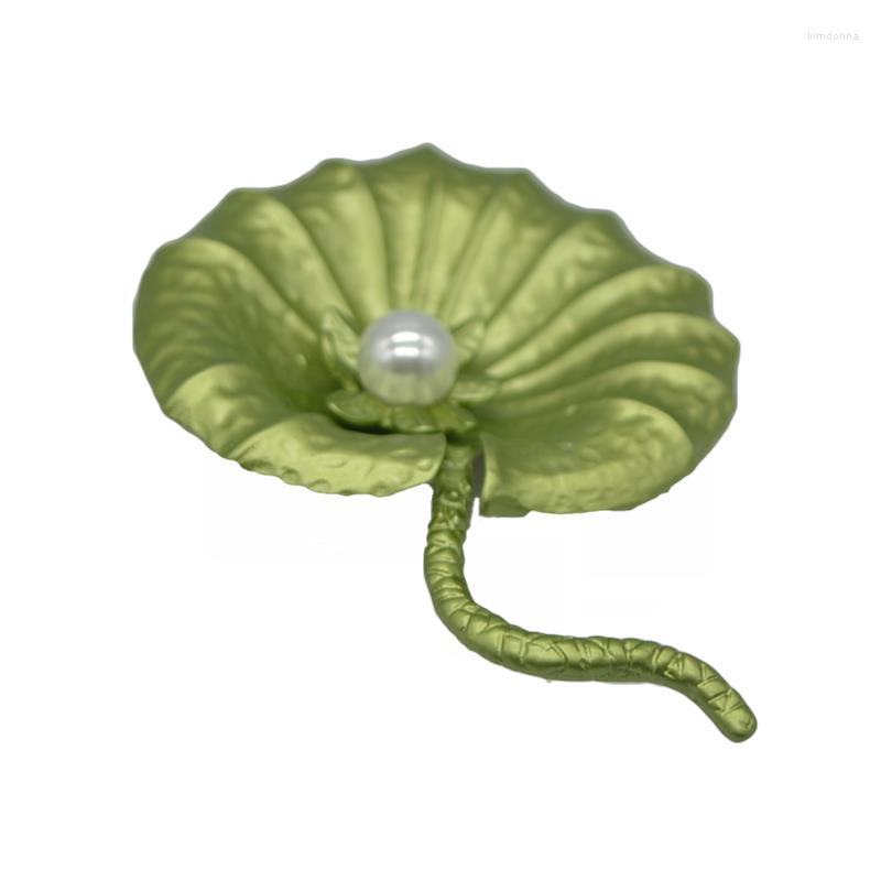 

Brooches YDGY Freshwater Pearl Lotus Leaf Brooch Needle Woman Sweater Accessories Baking Paint Green Retro