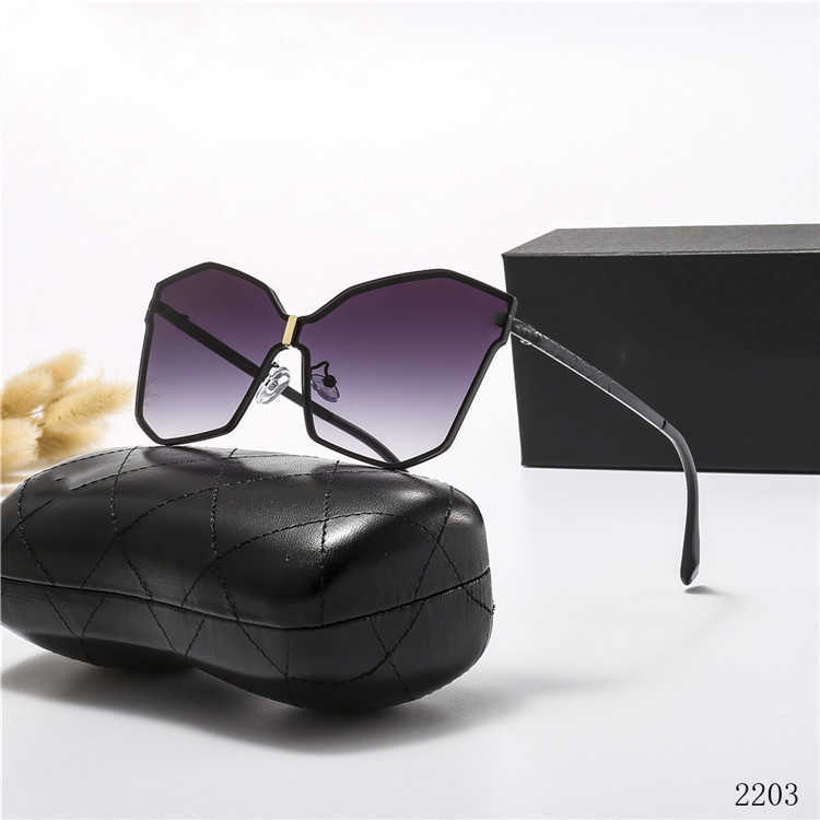 

2020 new women's gradient fashion ocean lens trend metal sunglasses 2203