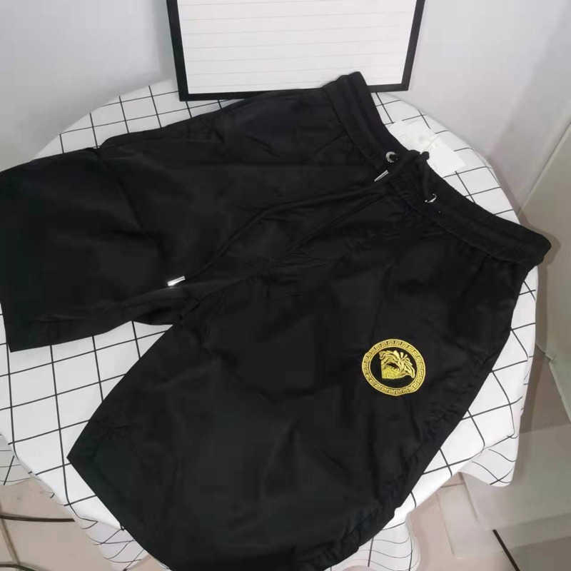 

mens embroidered shorts Medusa plus size beach pants man burb designer shorts fashion cropped pants loose casual nylon quick drying straight leg pants