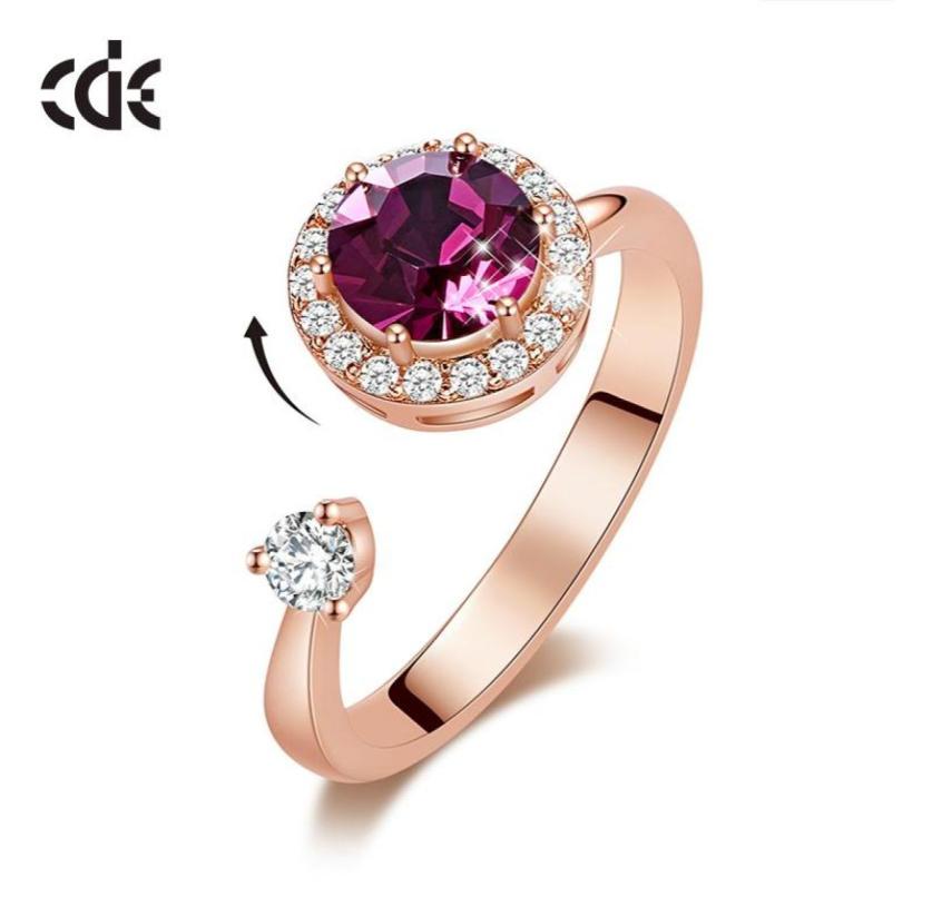 

Cluster Rings CDE Women Gold Embellished With Crystals From Rotation Round Shape Open Finger Fashion Jewelry Gift9940232
