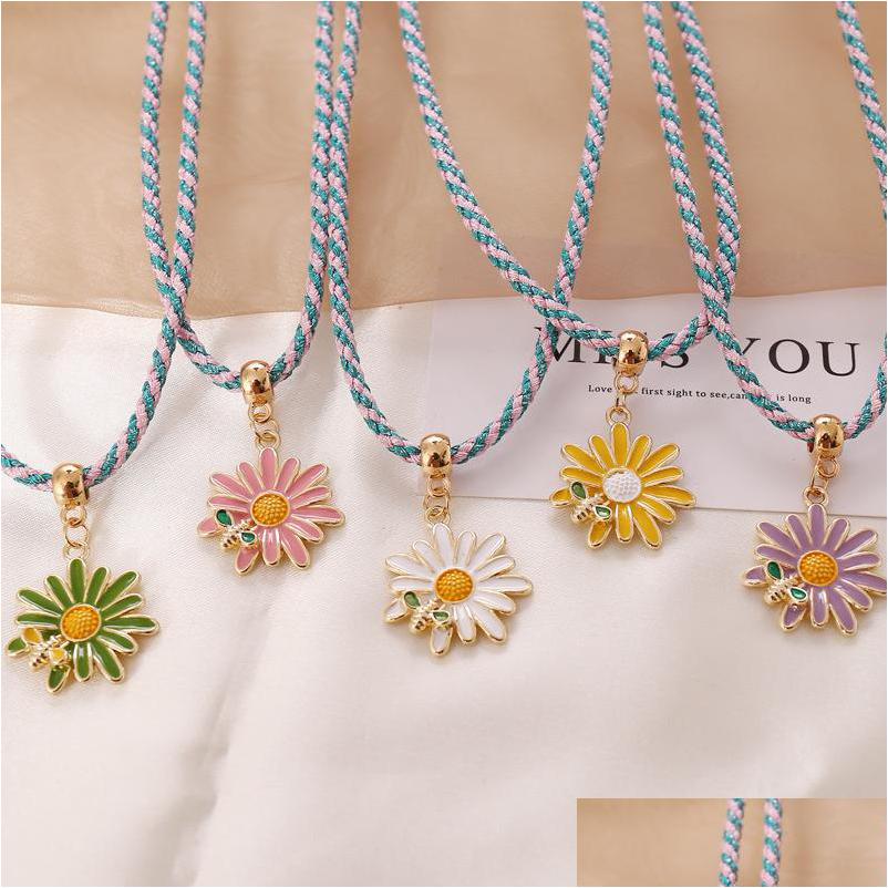 

Pendant Necklaces Bohemian Cute Daisy Bee Charms Necklace For Women Gilrs Sunflower Friendship Fashion Jewelry Drop Delivery Pendants Dhqhi