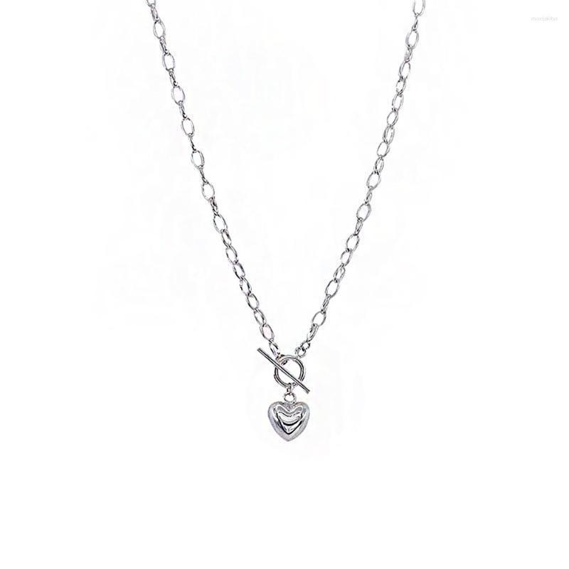 

Pendant Necklaces OT Buckle Love Necklace Fashion Niche Design Clavicle Chain Accessories Personality Temperament