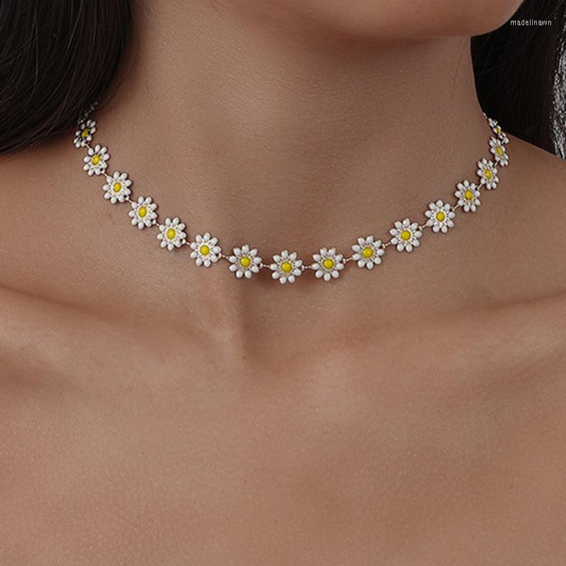 

Chains Flower Daisy Clavicle Chain Necklace For Women Girls Korean Style Sweet Short Choker Statement Wedding Bridal Jewelry Neck