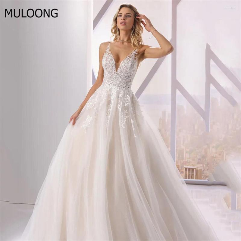 

Wedding Dress MULOONG White Elegant Sweetheart Spaghetti Strap Appliques Backless Lace Floor Length Sweep Train 2023, Green