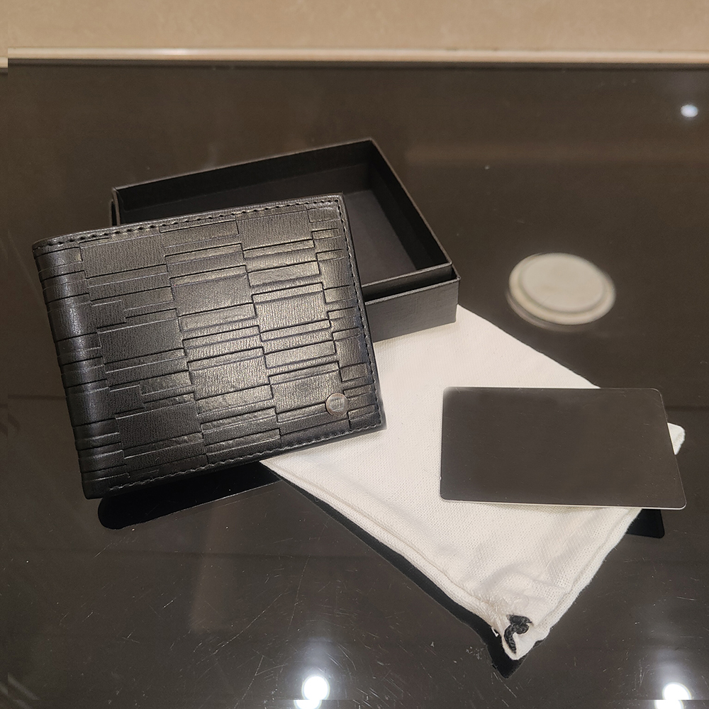 

Top luxury designer purse men woman mini card holder solid leather wallet with original case portable pocket cardholder, Middle with box