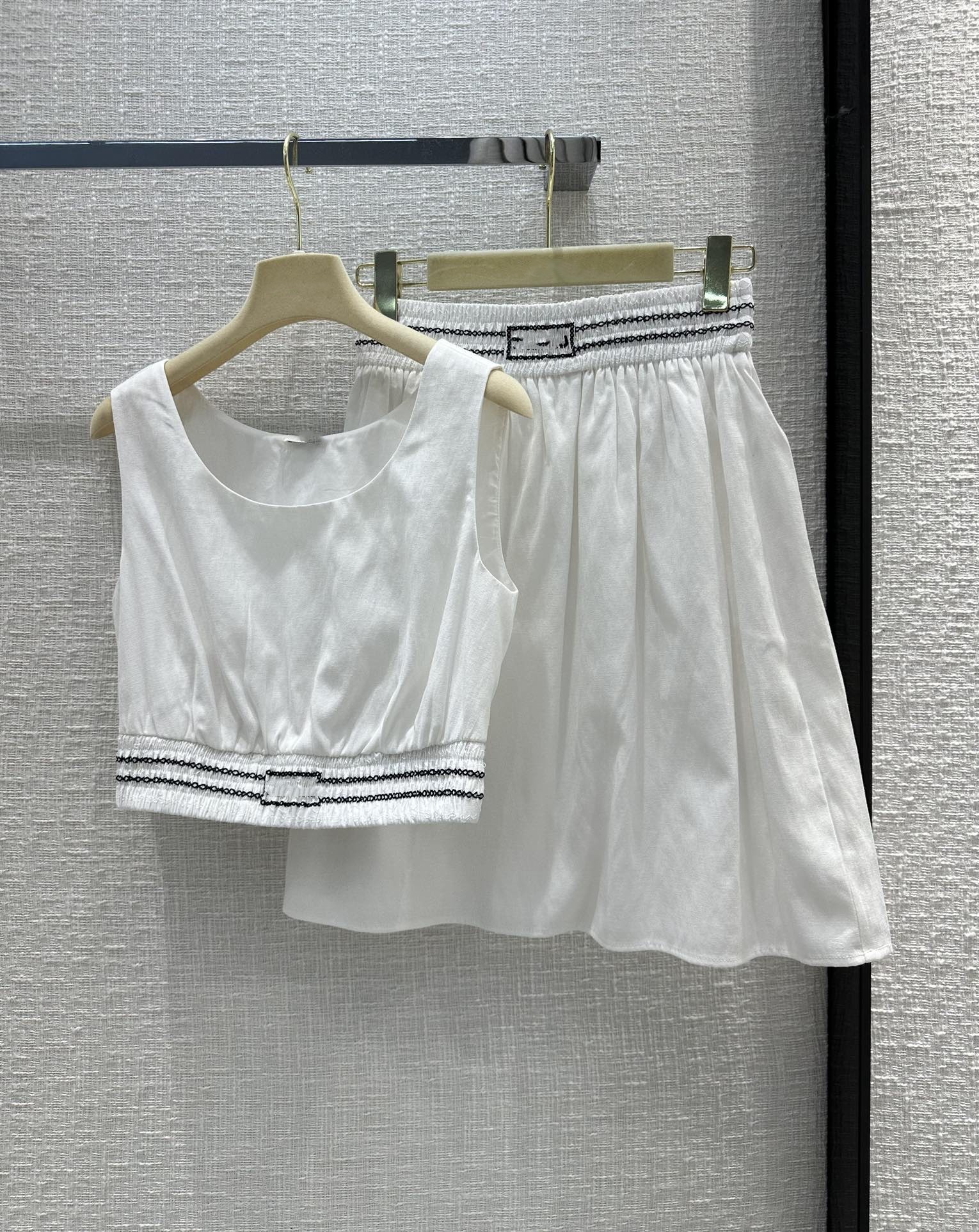 

Women's Two Piece Dress 2023 New Summer O Neck Print Tops And Brand Same Style 2 Pieces Sets Skirts 0506-18, White