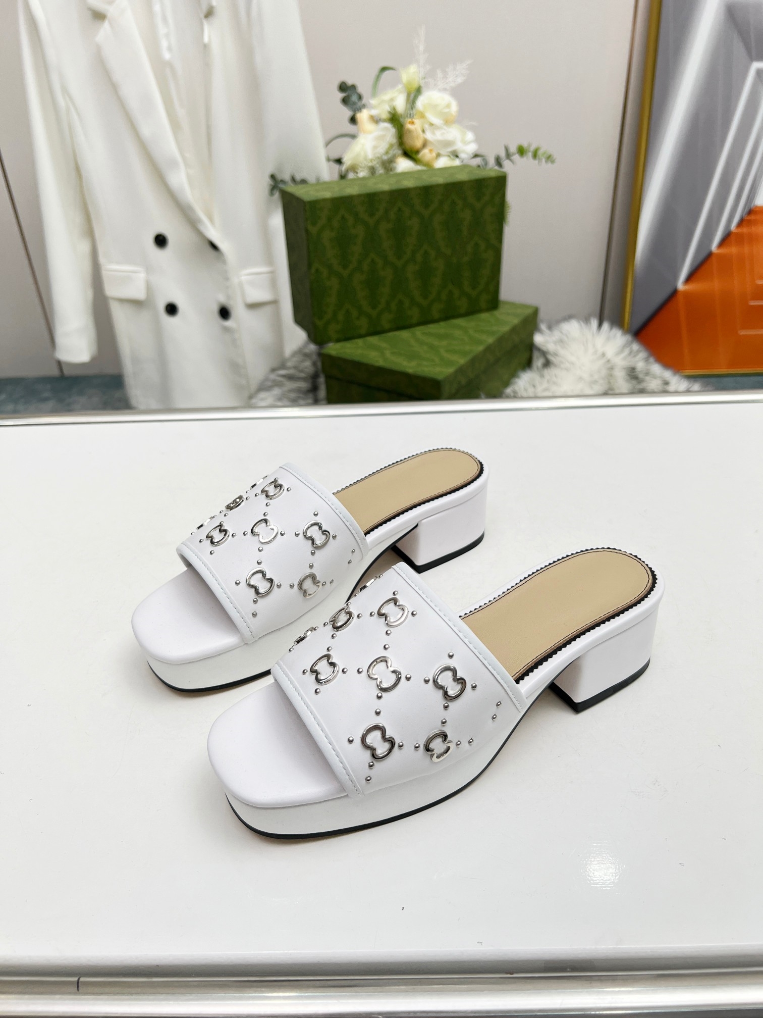 

2023 Luxury designer slipper womens genuine leather high heel slipper summer fashion beach shoes outdoor home slipper