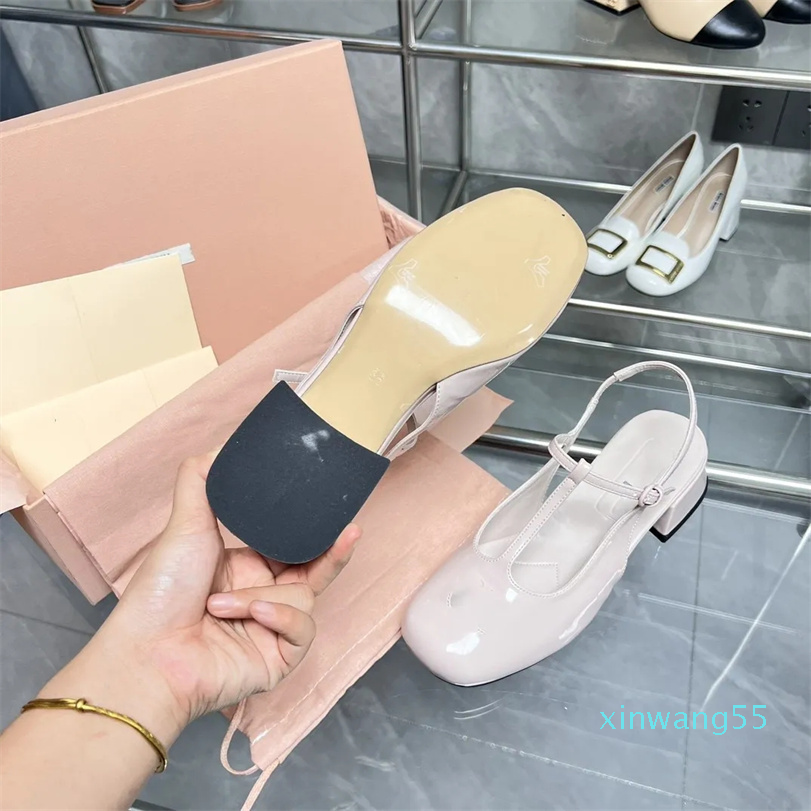 

2023 Sandals Designer Collection Fashion Versatile Ladies Summer Simple and Magnificent, Black