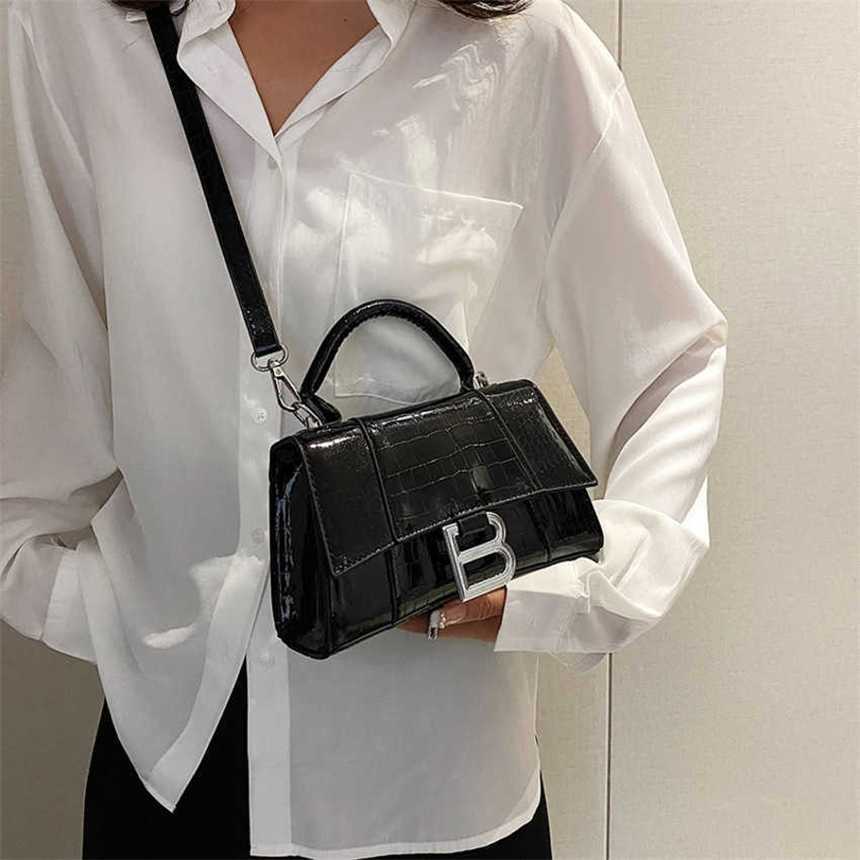 

32% 2023 handbag Handheld Hourglass New Laser Fashion Shoulder Family Silver Diagonal Straddle Small Live Broadcast Women's Bag, Black8