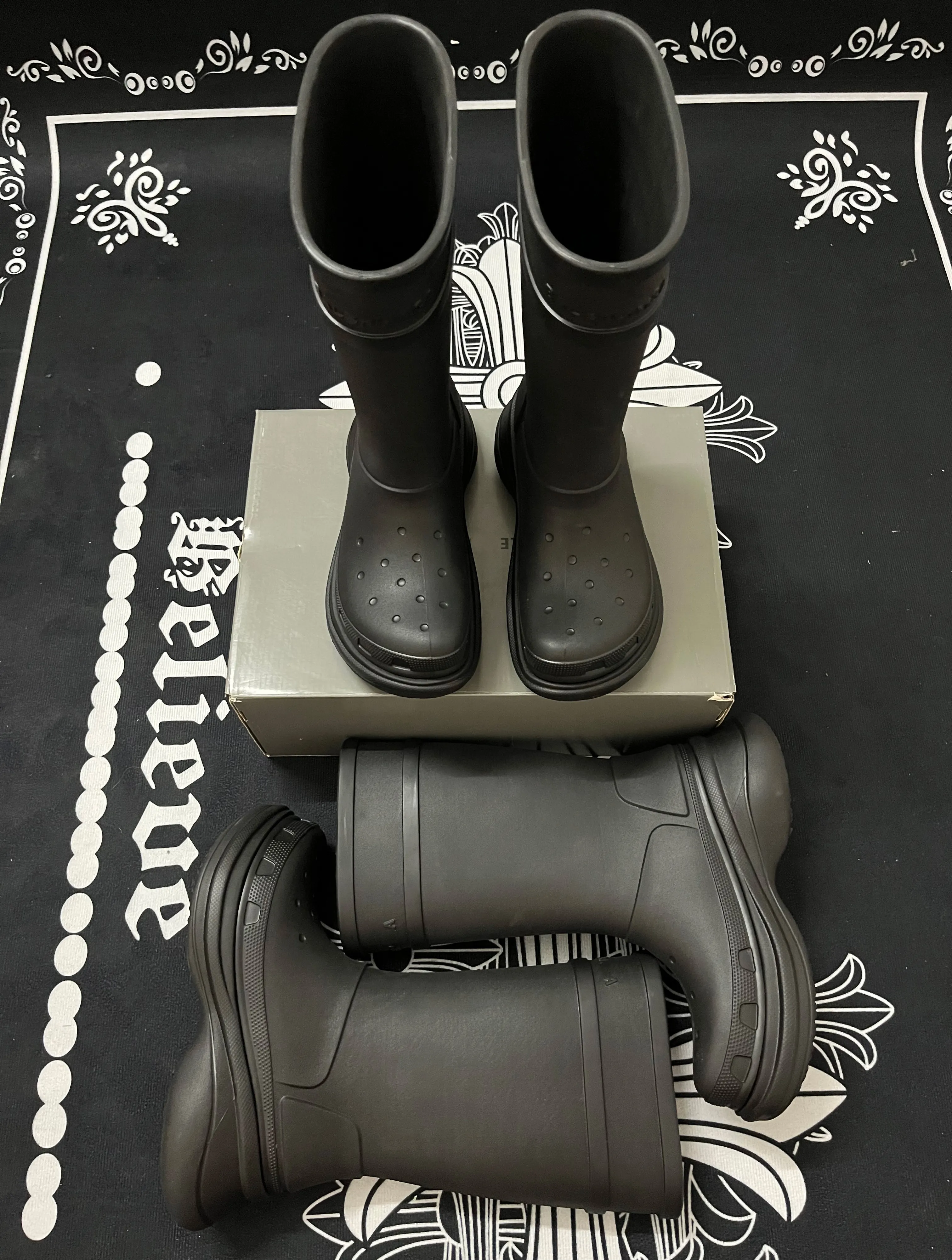 

sandal boots balencigas balencaigasity Women Designer Boot Cr Boots Rain Rubber Winter Rainboots Platform Ankle Slip-On Half Pink Blac DGA, Color 5
