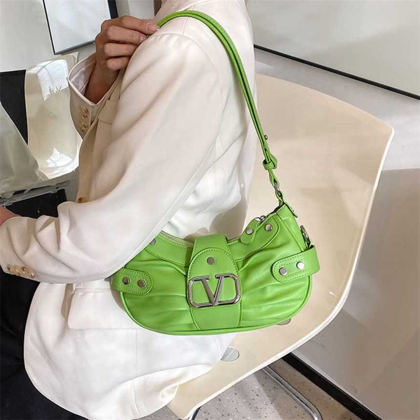 

32% 2023 Fashion hand Fashionable niche design versatile pleated temperament single shoulder crossbody underarm women's bag, White9