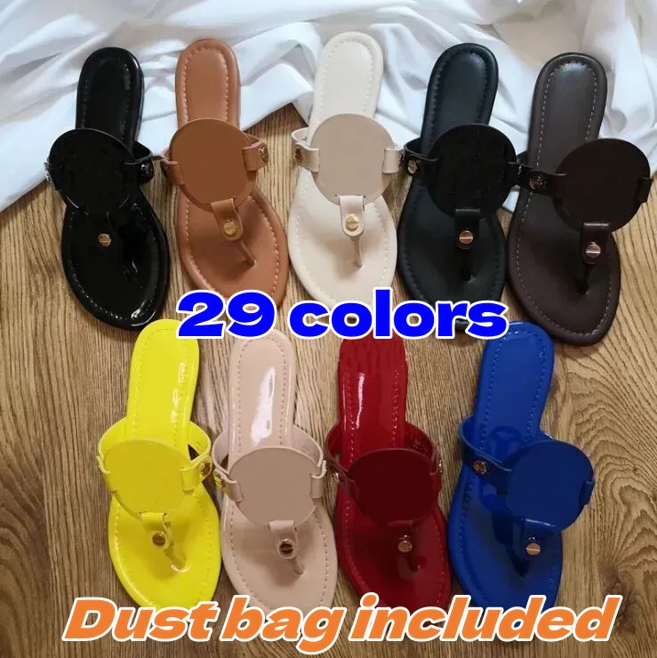 

Designer Brand Women Slippers Summer Ladies Hollowed Outdoor Sandals Pattern Flats Flip Flops Loafer Fashion Slides Rubber Outdoor Beach Shoes