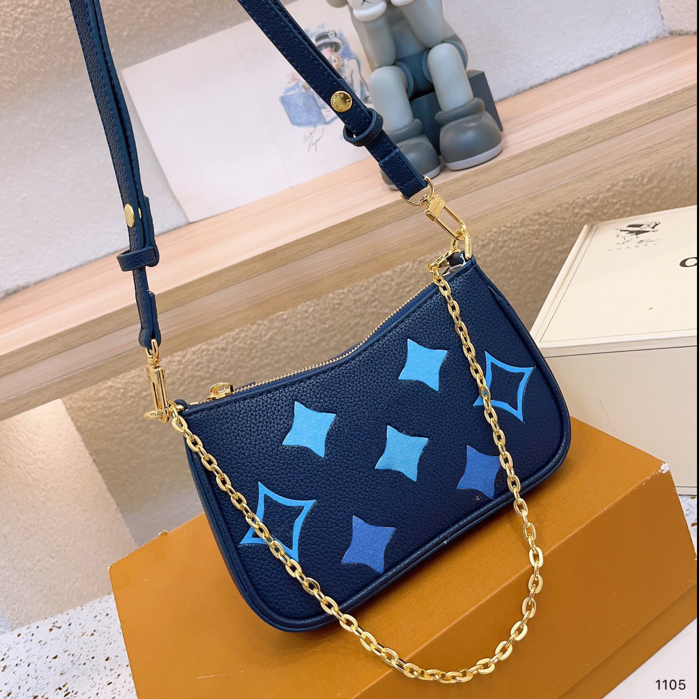 

23 Womens Leather Mini Shoulde Bags Chain Shoulder Straps Diagonal Crossbody Bag Designer Handbags For Women Large Capacity 3 Colors 19x12cm, Pink