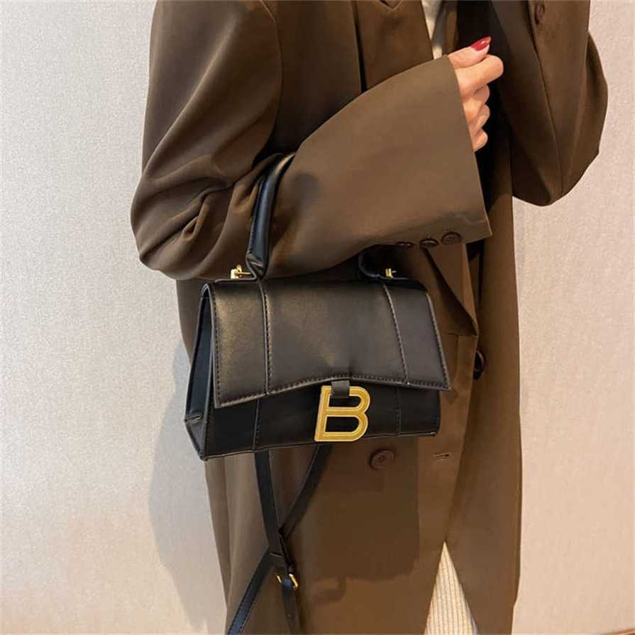 

17% OFF 2023 Fashion handbag Popular on the internet fashionable and trendy PU with a sense of niche. Everyday versatile one shoulder crossbody women's bag, White9