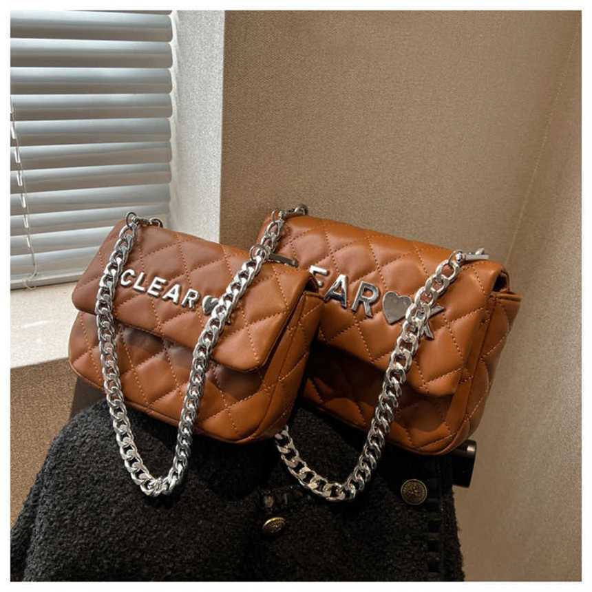 

32% 2023 Fashion hand French niche design new launch fashion trend single shoulder crossbody bag women's ins, Beige large