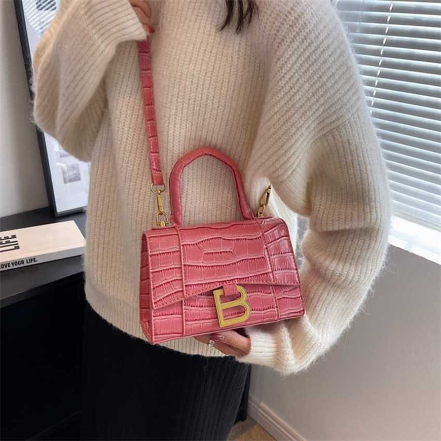 

23% 2023 Fashion hand Handheld women's winter fashion trend single shoulder messenger bag women, White13