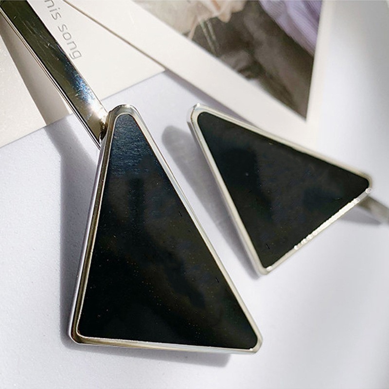 

One Pair Metal Triangle Hair Clip with Stamp Women Girl Triangle Letter Barrettes Fashion Hair Designer Jewelry Accessories With Logo Dropshipping