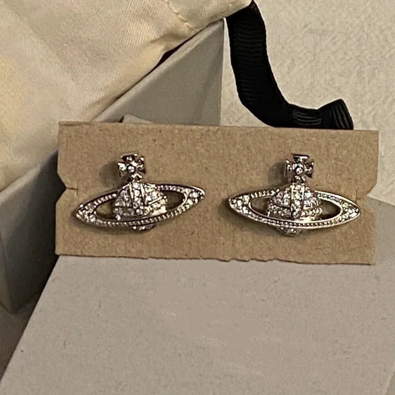 

Saturn full of diamond earrings, love Stud female three-dimensional planet, simple and personalized earrings, niche temperament, exquisite earrings