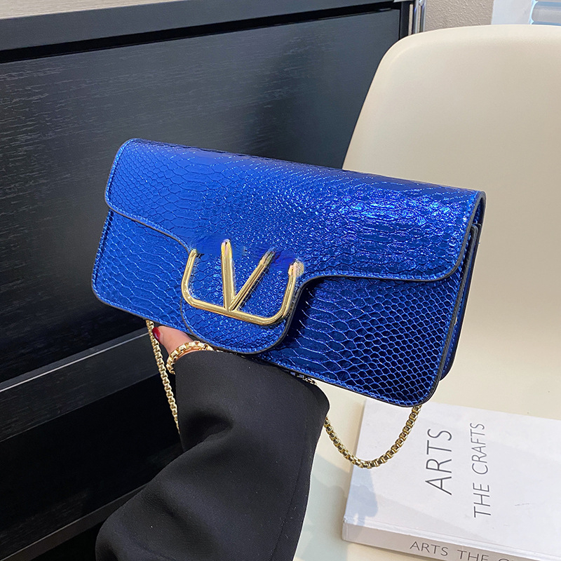 

Classic Elegant Retro Handbag Snakeskin Texture One-Shoulder Women's Bag Three-Dimensional Stylish Simple Mature Fashion Match, 27*13*5cm