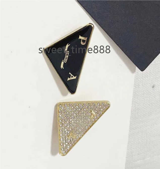 

23ss Fashion Brand Letter Designer Brooches High-Quality Letters Lapel Hollow Women Men Rhinestone Pearl Pin Wedding Party Metal Jewerlry With Figure Stamp
