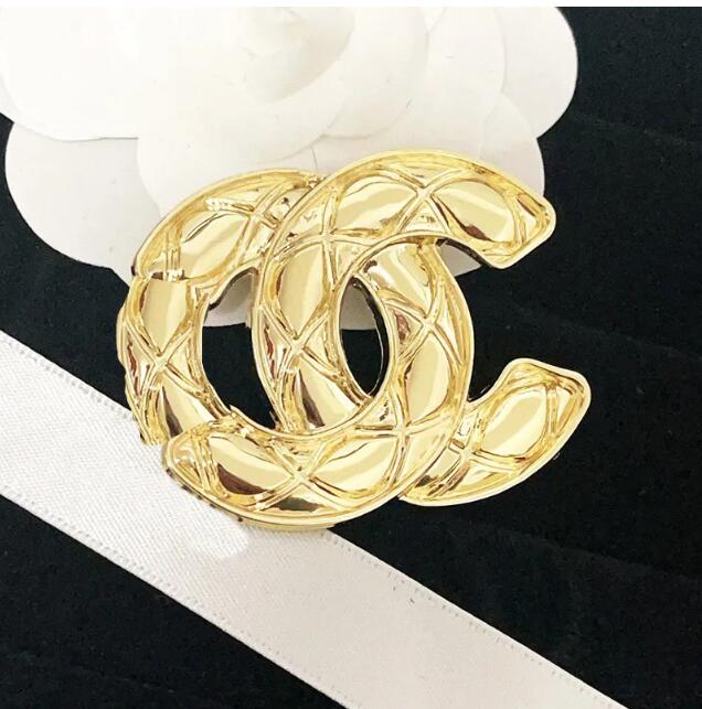 

20style High Quality Brand Double Letters Designer Brooches for Fashion Women Inlaid Crystal Pearl Brooch Clothing Suit Pin Women Wedding Jewelry Party Accessory