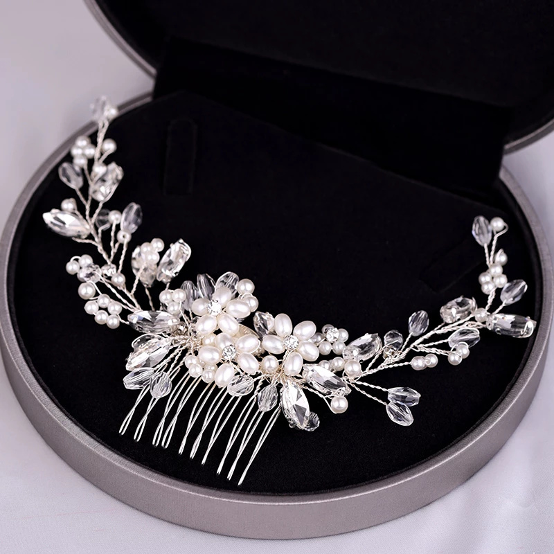 

Wholesale of New Pearl Hair Combs, White Crystal Headwear, Banquet Plate Hair Accessories, Bridal Headwear, Insertion Combs