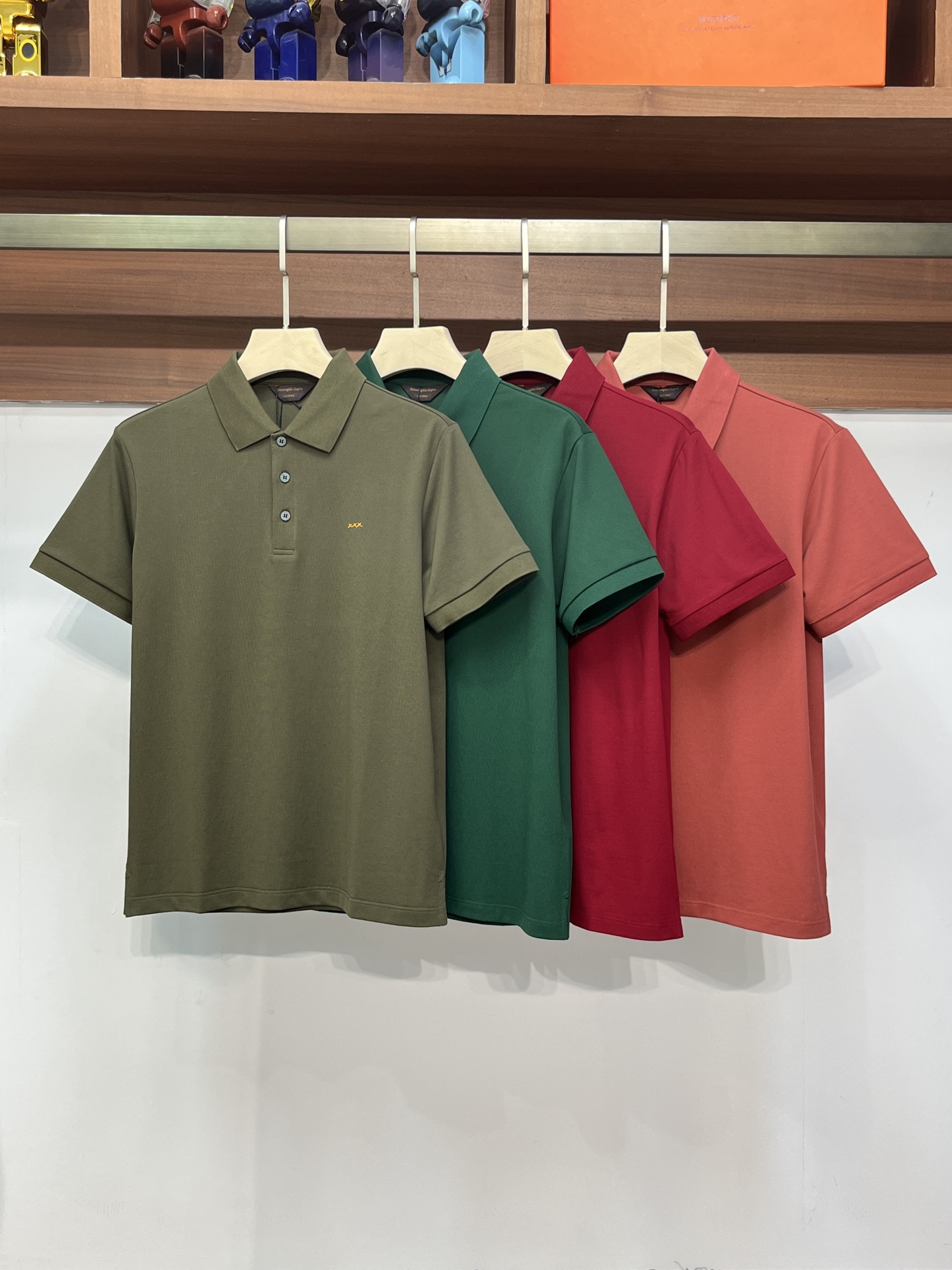 

ZEGA Couture XXX mens Polo and womens Tshirt Monalisa slim-cut T-shirt, Army green